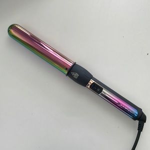 NuMe “Love Wins” Curling Wand